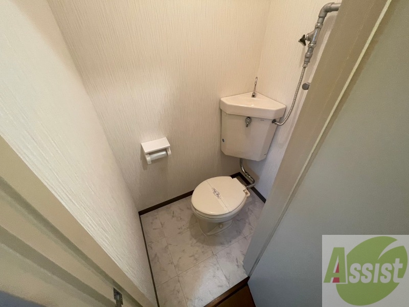 トイレ　こちらはトイレです。清潔感があり、安心して使用できます。