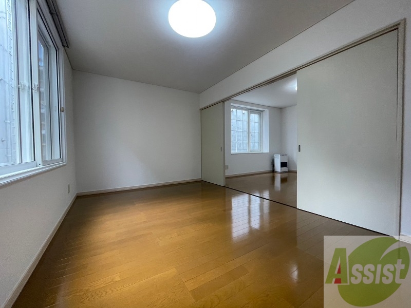 その他部屋・スペース　洋室の家具の配置を考えてみるのも楽しいですよ。