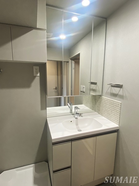 洗面設備　独立洗面台で身支度をすべて済ませてしまいましょう