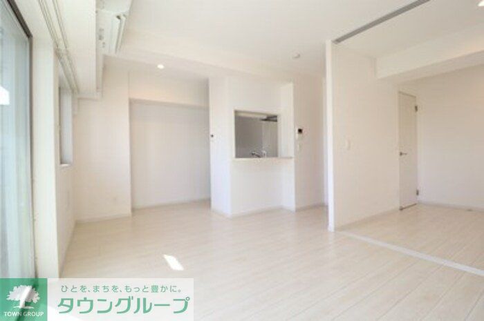 居室・リビング　※別号室参考写真です