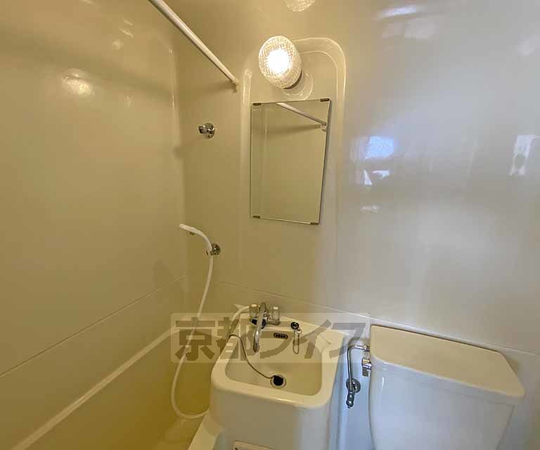 洗面設備　ユニットバスの洗面です。