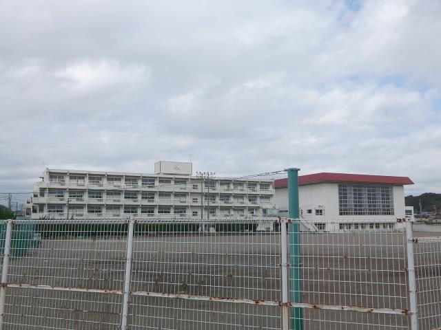 中学校　相良中学校（中学校）まで3904m