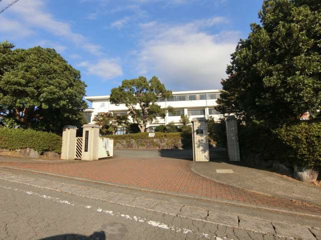 中学校　山田中学校（中学校）まで1688m