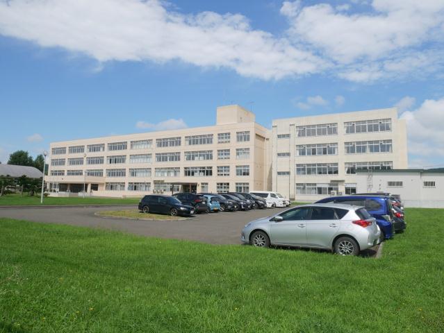 高校・高専　三笠市役所北海道三笠高等学校（高校・高専）まで810m