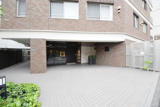 エントランス　雰囲気のあるエントランス