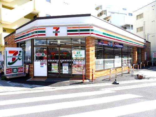 コンビニ　セブンイレブン（コンビニ）まで217m