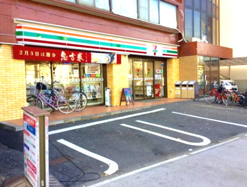 コンビニ　セブンイレブン（コンビニ）まで427m