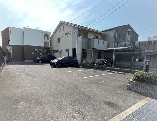 駐車場　エントランス