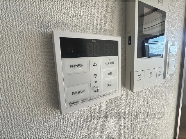 その他設備　給湯器リモコン