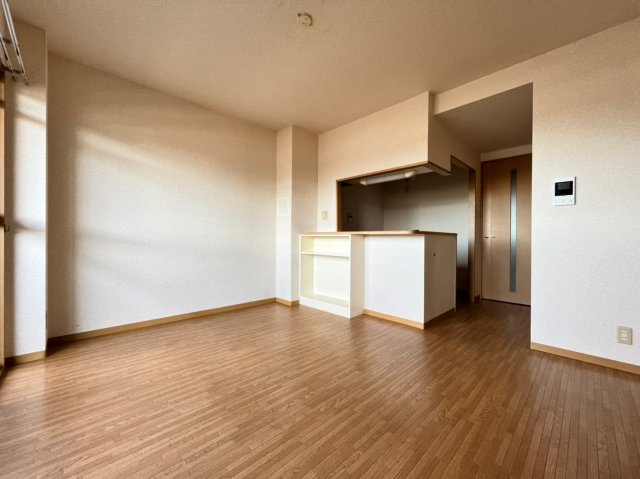 居室・リビング　別号室画像。ご参考下さい