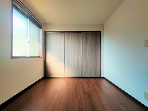 居室・リビング　広々とした洋室です