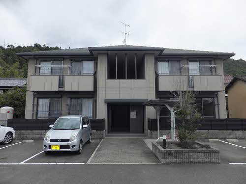 駐車場　駐車場があるので、車を買う予定の方も安心です