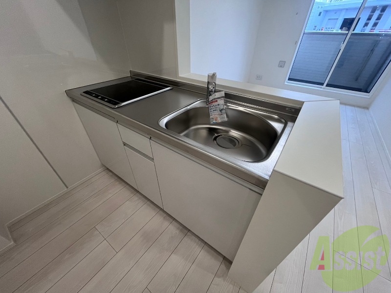 キッチン　キッチンはＩＨコンロ付きです。掃除が楽ちんですね。