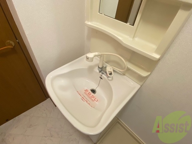 洗面設備　洗面台はこちら。朝の身支度はここでばっちり。