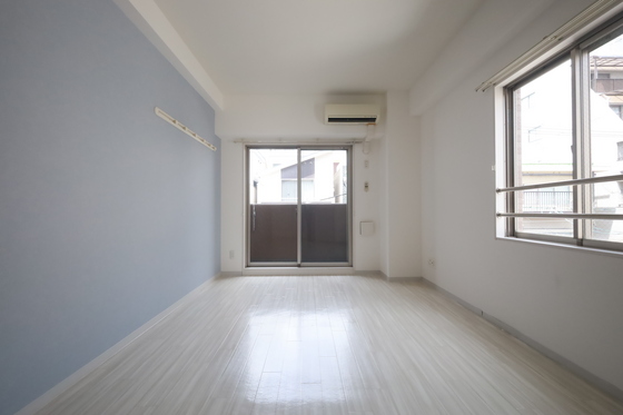 居室・リビング　※別部屋の写真です