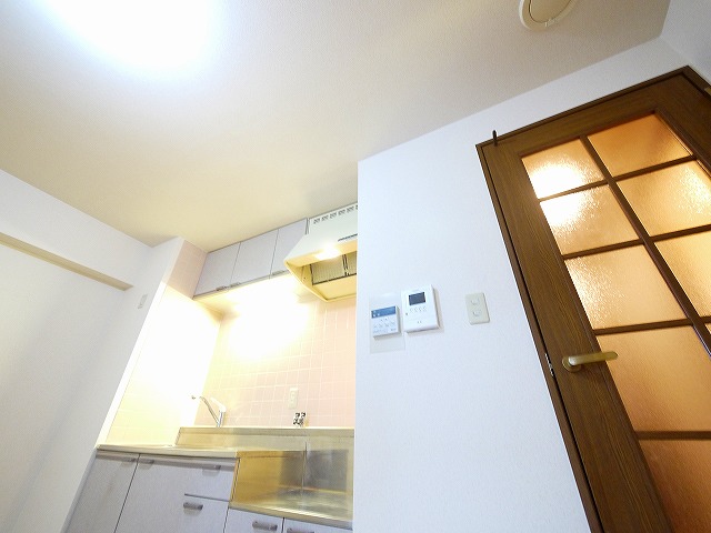 その他設備　給湯のリモコンです