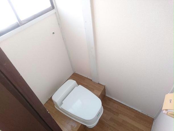 トイレ　汲み取り式トイレ