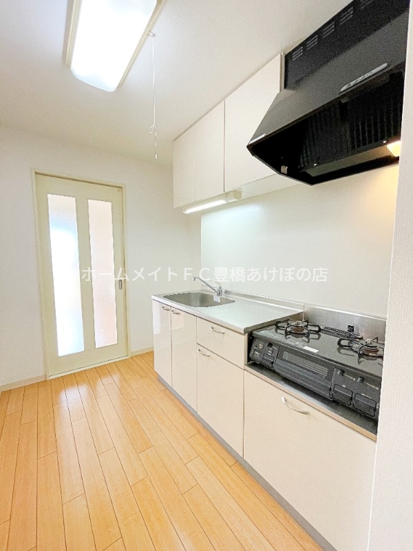 キッチン　同型別部屋写真（反転）