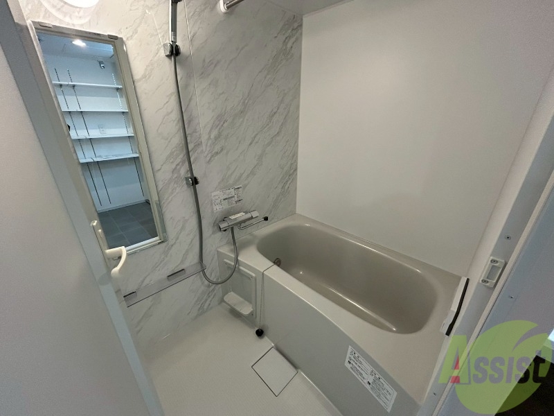 バス・シャワールーム　ユニットバスです。疲れを癒すのに欠かせませんね！