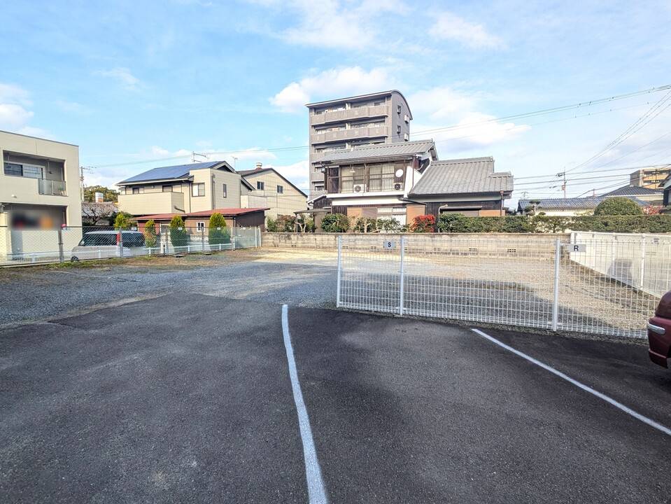 駐車場　駐車場