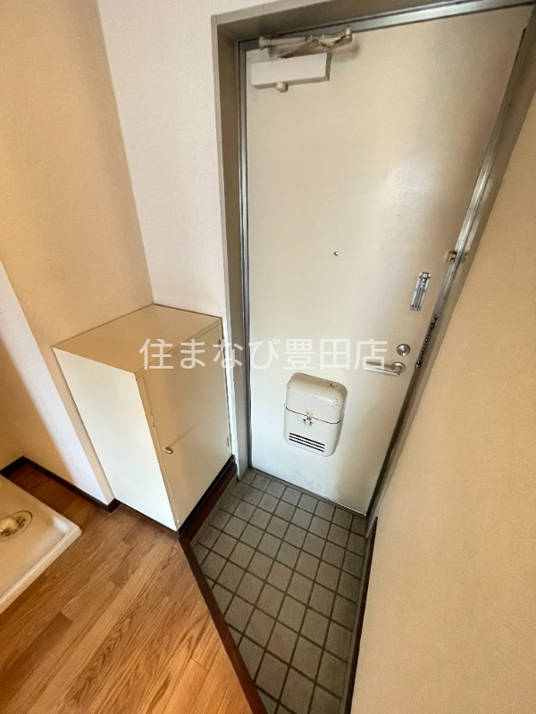 玄関　同型別部屋写真
