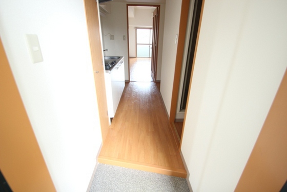 玄関　※別部屋の写真です