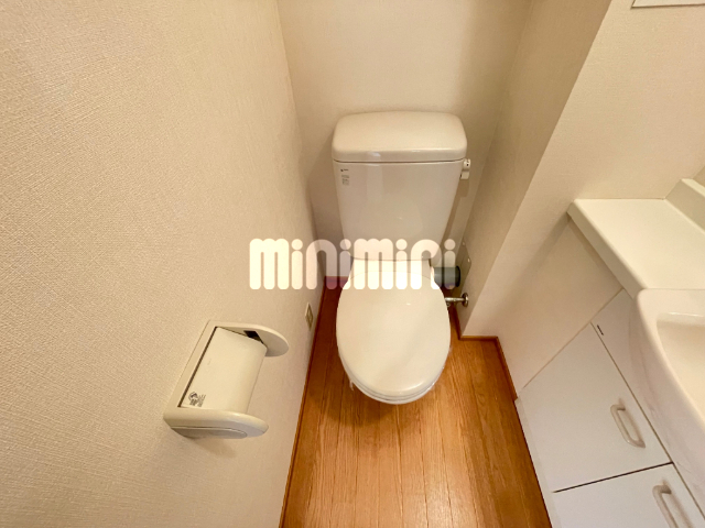 トイレ　１０２の写真です。