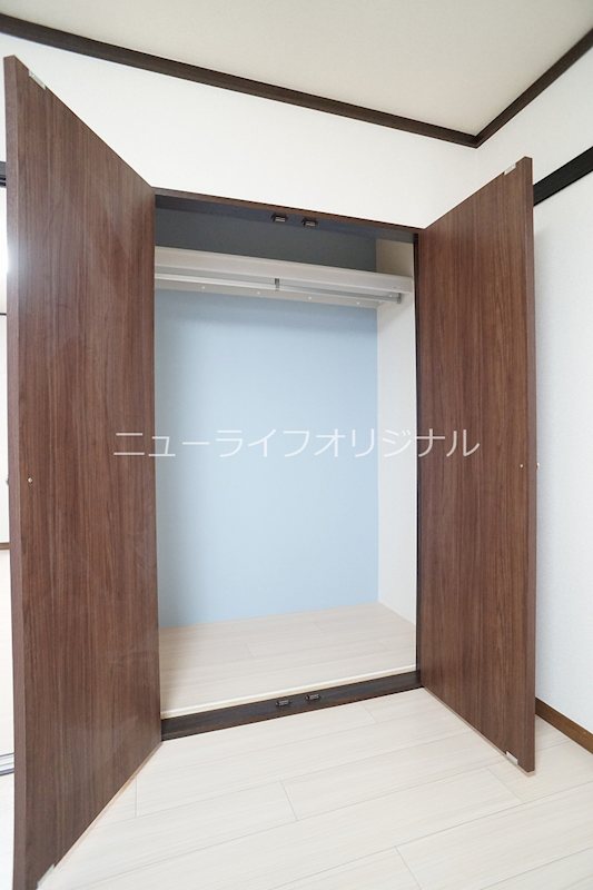 収納　丈の長いお洋服も掛けて収納できます☆