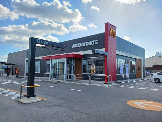 飲食店　マクドナルド（飲食店）まで386m