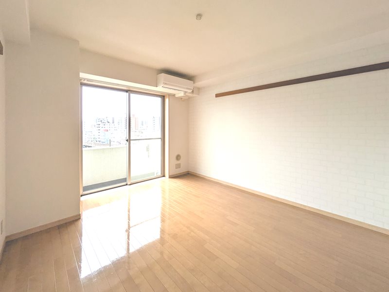 居室・リビング　☆明るい洋室☆