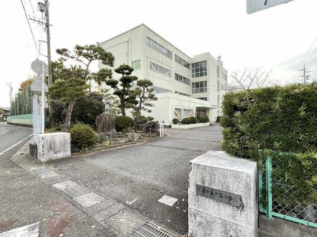 小学校　焼津市立大富小学校（小学校）まで899m