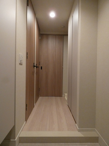 玄関　※同じ間取り別号室参考写真 　現状優先