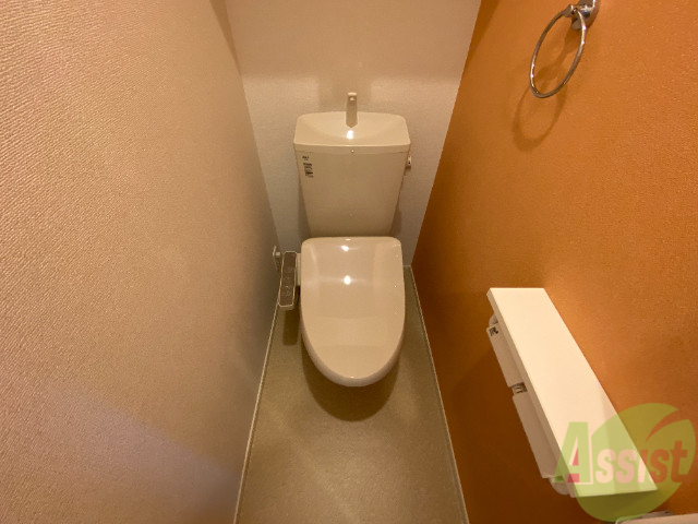 トイレ　ウォシュレット機能がついたトイレです。安心して使用できますね