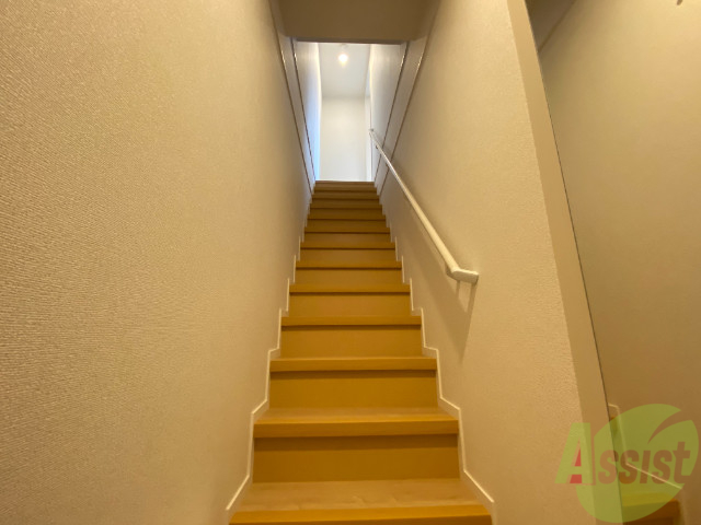 玄関　玄関の様子です。明るい印象ですね。気分もあがりそう。