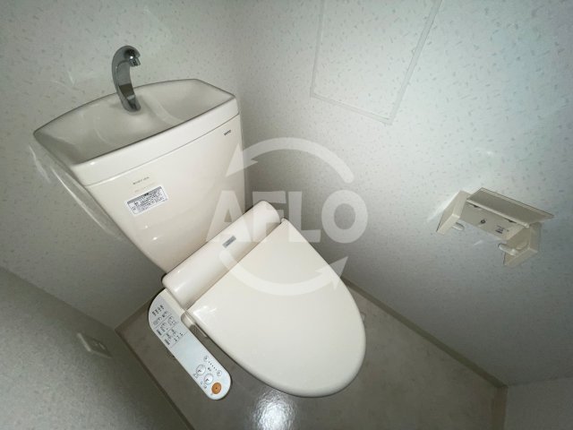 トイレ　カーサラピス　温水洗浄便座