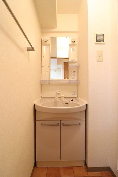 洗面設備　※代表タイプの写真のため実際と異なる場合がございます