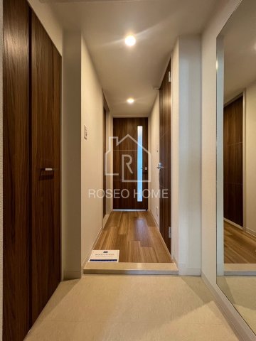 玄関　同マンション別部屋：参考写真