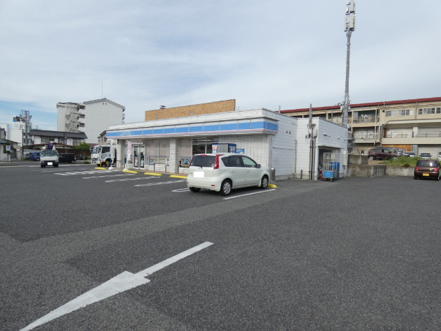 コンビニ　ローソン須坂上中町店（コンビニ）まで411m