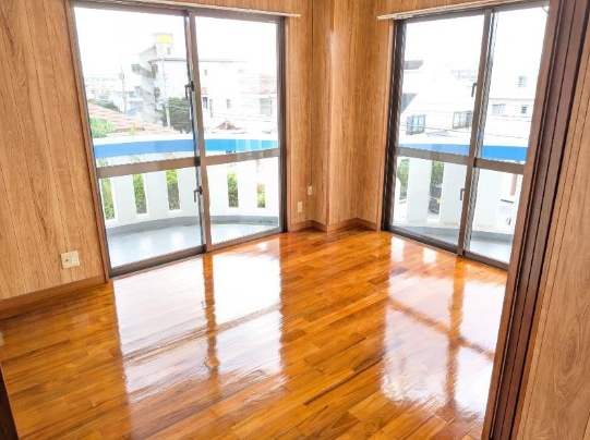 居室・リビング　ブーゲンハウス（ＴＴ）★那覇市金城エリア