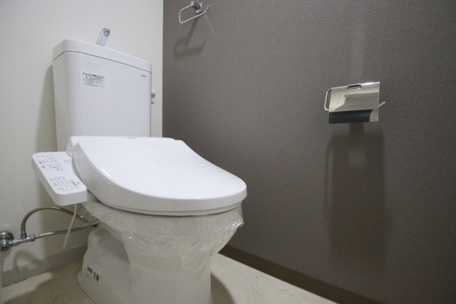 トイレ　※別室の参考写真の為、現況優先です。