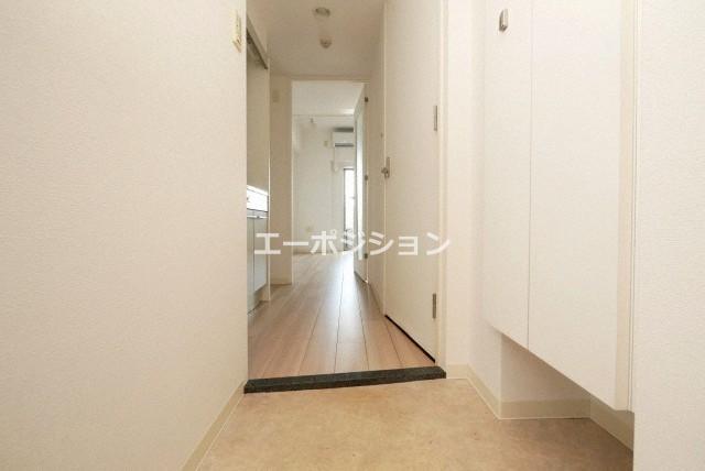 玄関　セレニテ難波西