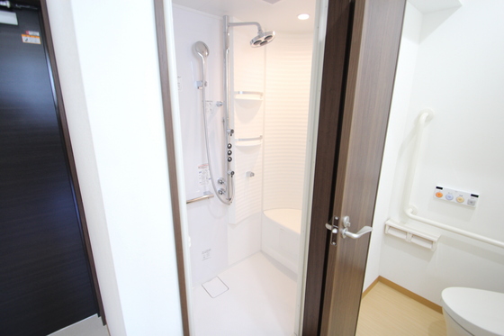 バス・シャワールーム　※別部屋のお写真になります