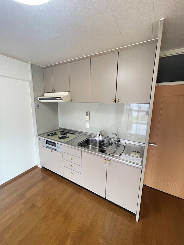 キッチン　コンパクトなキッチンで掃除もラクラク