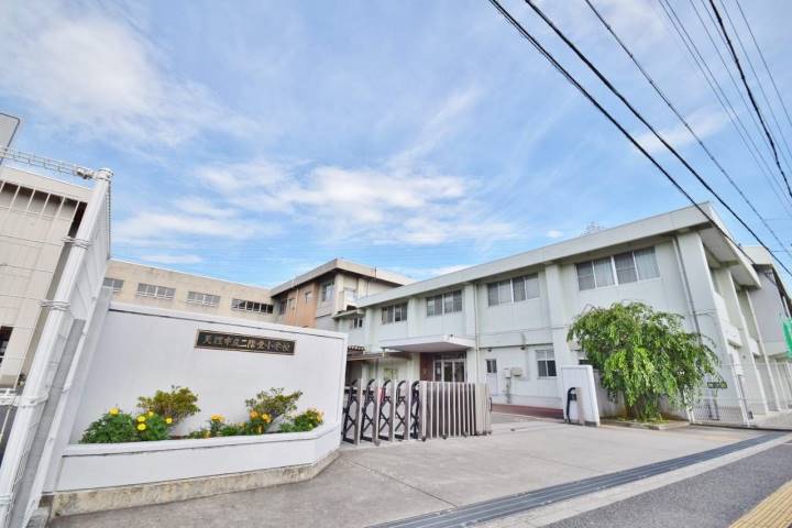 小学校　天理市立二階堂小学校（小学校）まで667m