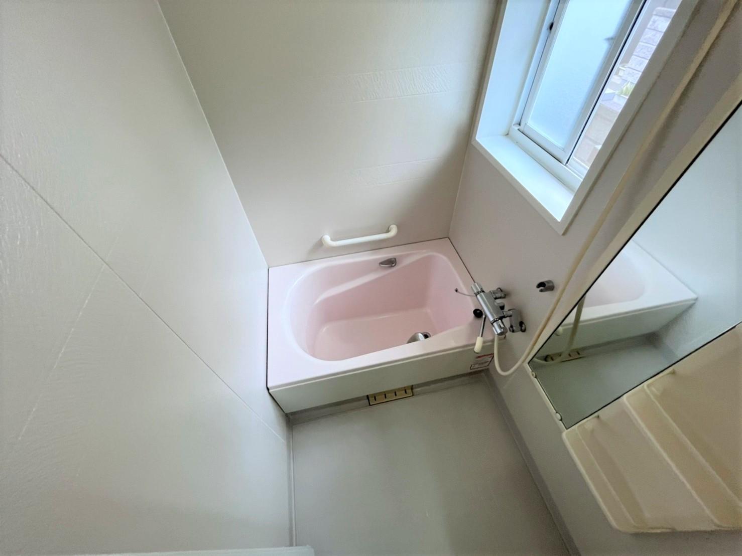 バス・シャワールーム　ゆっくり入浴できるシャワー付きのバスルーム♪