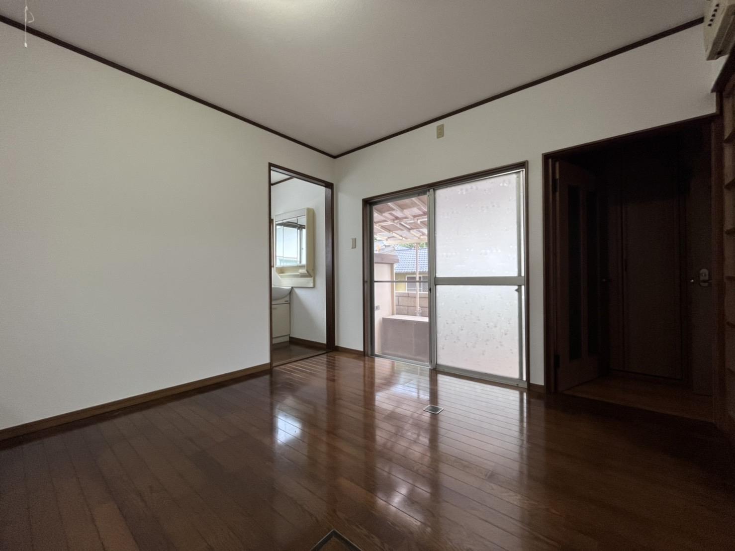 その他部屋・スペース　掃出し窓があり明るいDK７帖♪