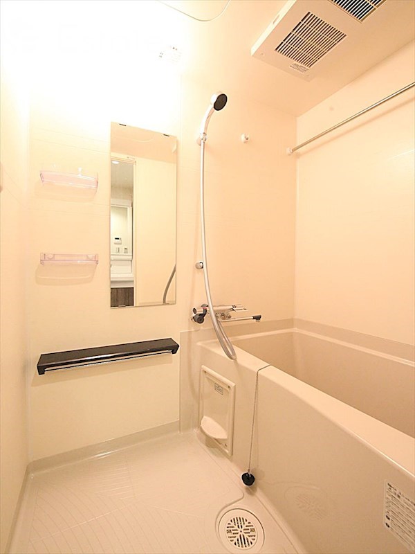 バス・シャワールーム　バスルーム