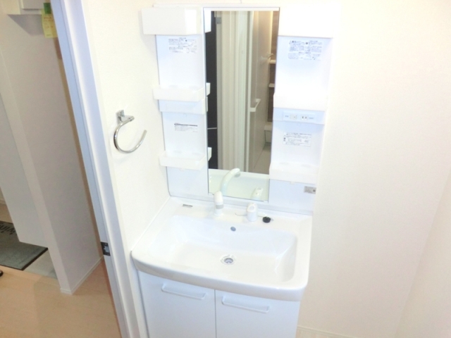 洗面設備　洗面化粧台付き☆洗濯機置場も室内にあります♪