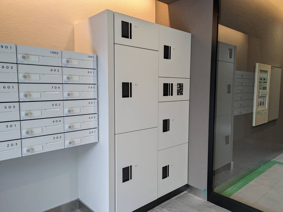 エントランス　宅配ボックス