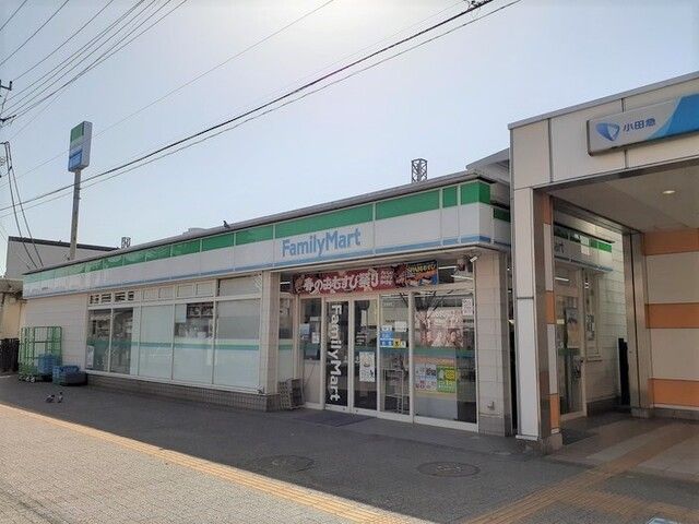 コンビニ　ファミリーマート（コンビニ）まで30m